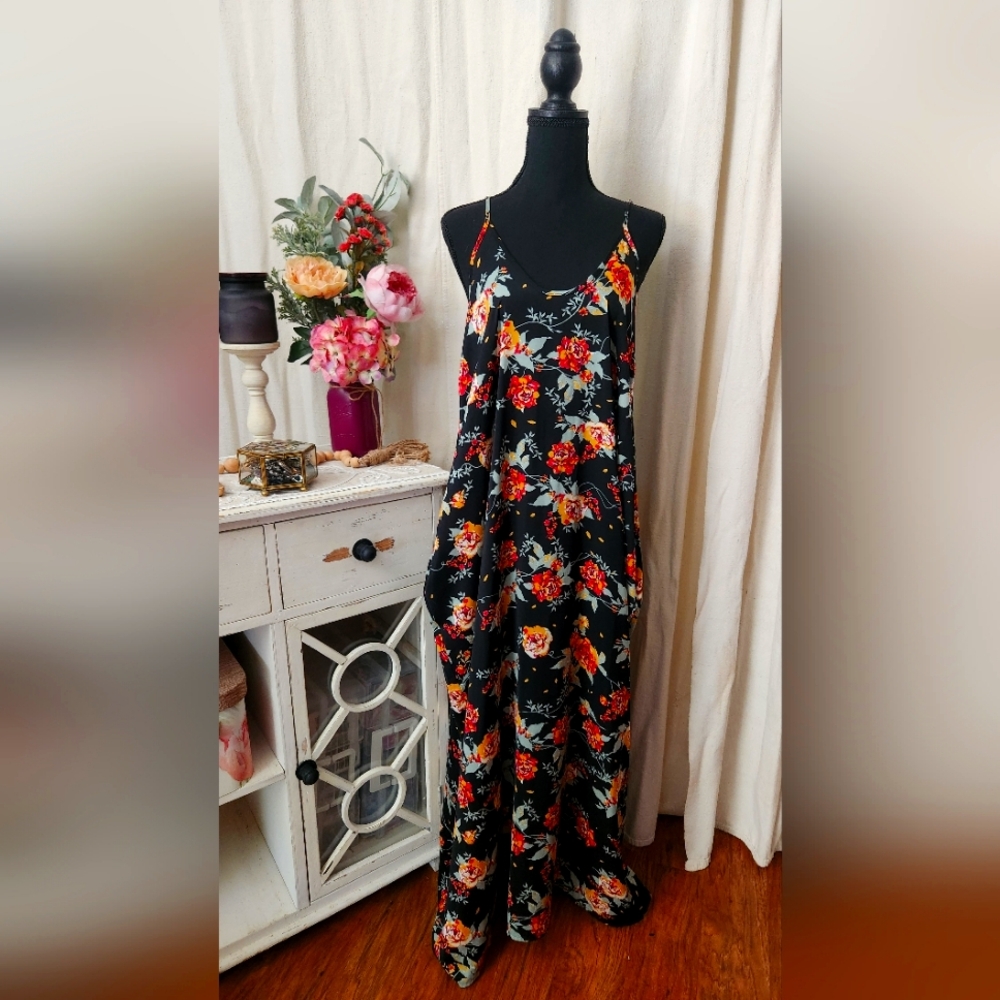 Love In Maxi Dress with Pockets and Floral Pattern